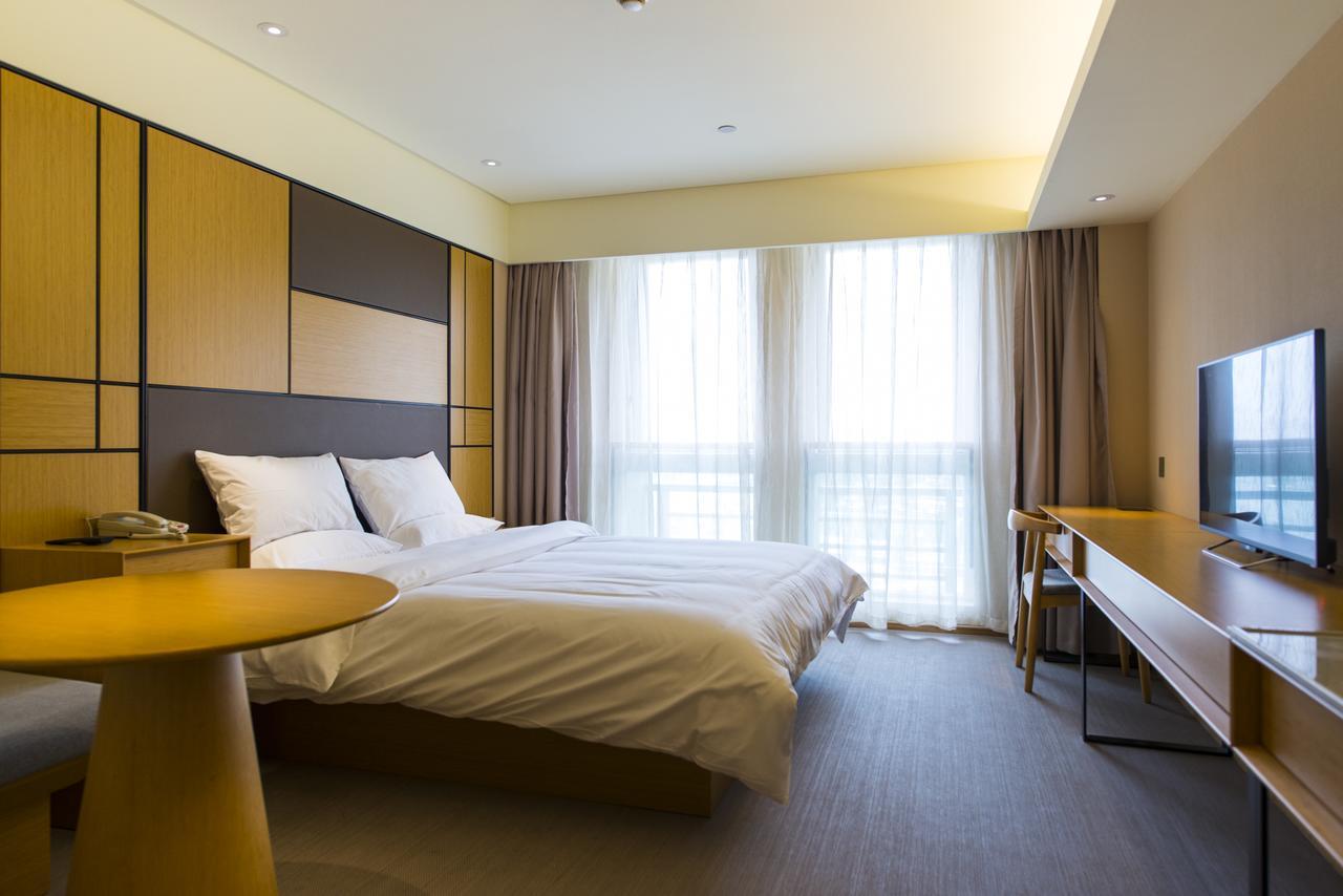 Ji Hotel Shanghai Hongqiao Transport Hub Linkong Zone Ngoại thất bức ảnh