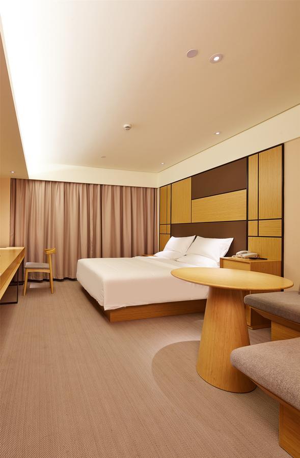 Ji Hotel Shanghai Hongqiao Transport Hub Linkong Zone Ngoại thất bức ảnh